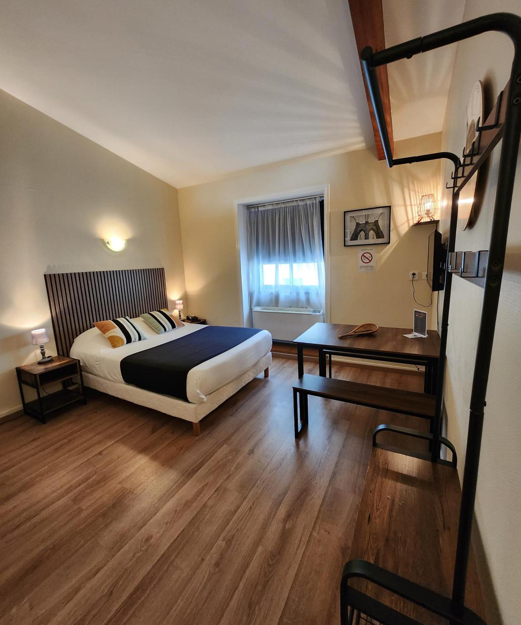 Hotel Le Valois, Cognac Centre Экстерьер фото