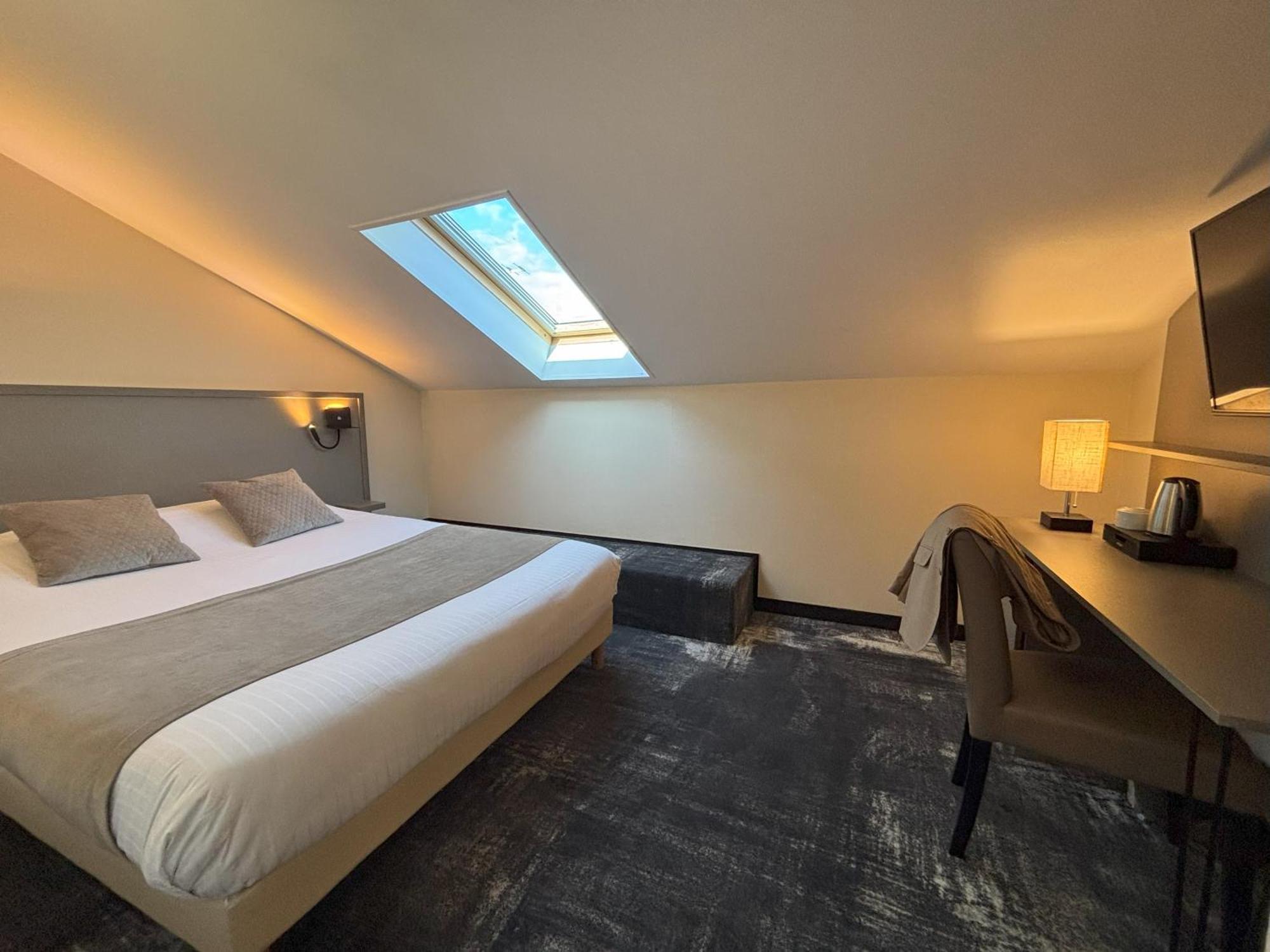 Hotel Le Valois, Cognac Centre Экстерьер фото