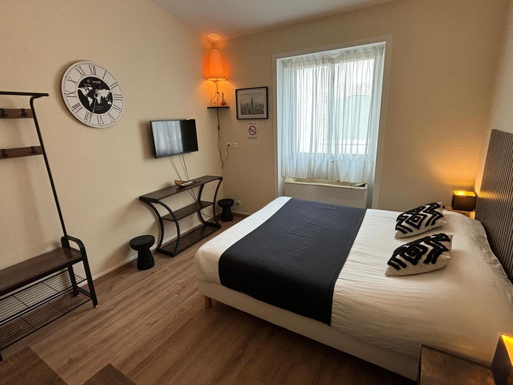 Hotel Le Valois, Cognac Centre Экстерьер фото